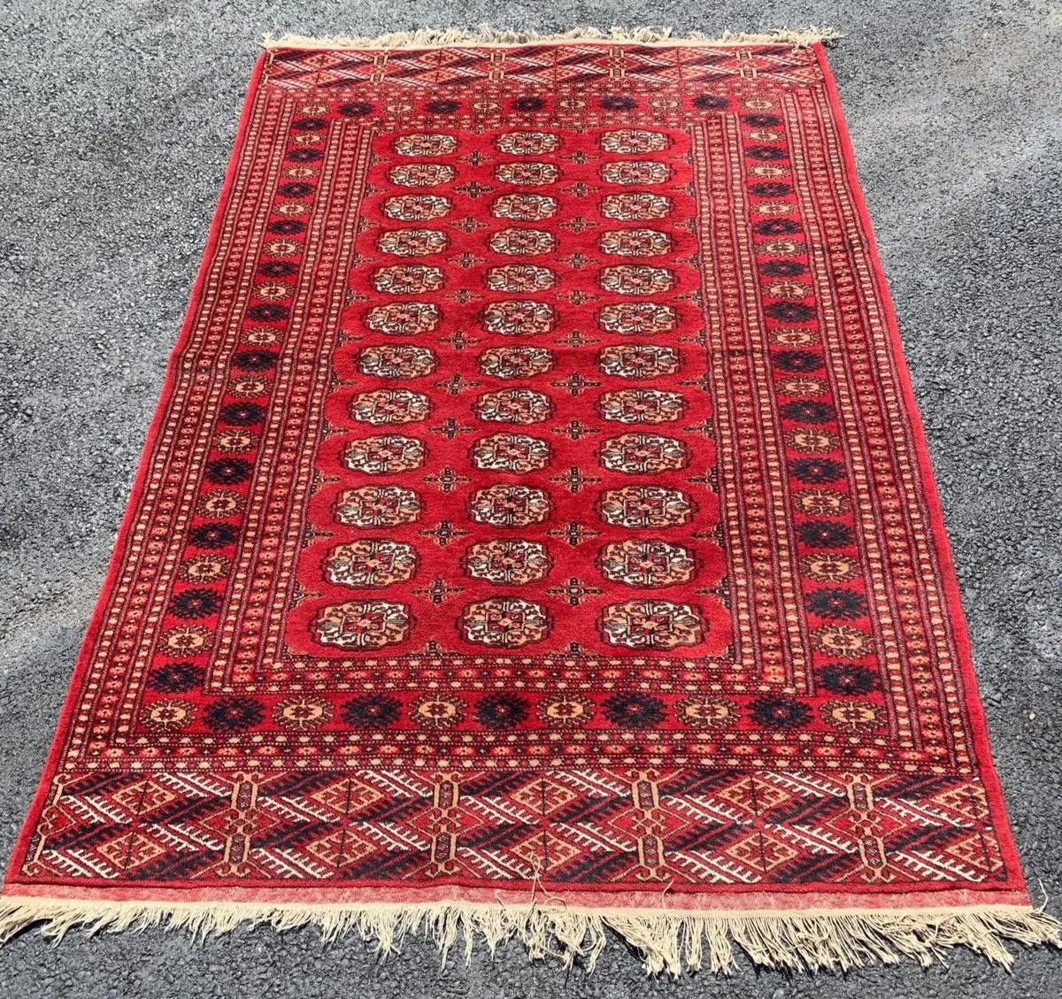6.5' X 4' Bakara Rug 1