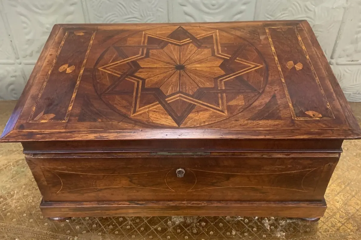 Inlaid Star Box 1