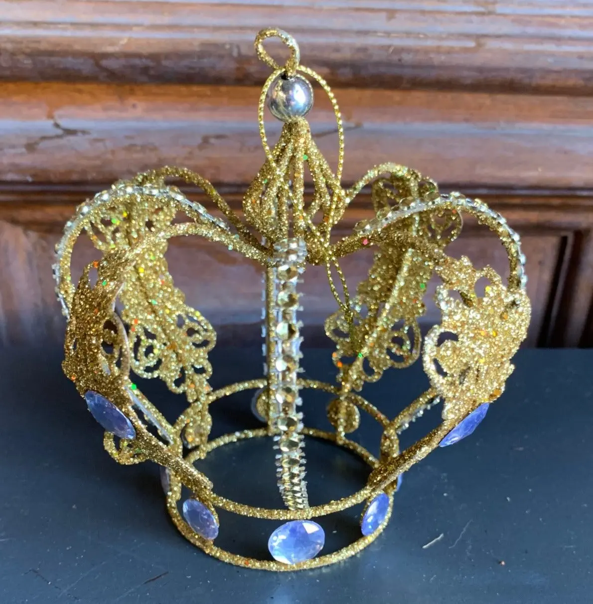 Small Ornate Gold Crown 1