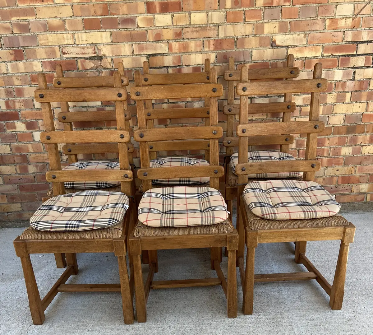 Set Of 6 Rustic Ladder Back Oak Chairs 1
