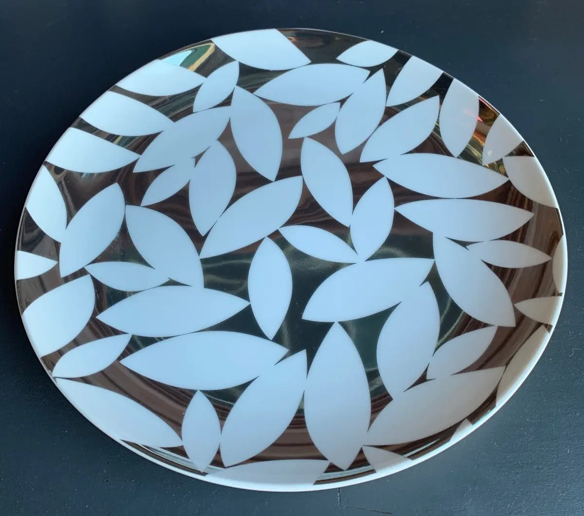 Set Of 7 West Elm Silver And White Leaves Plates 1