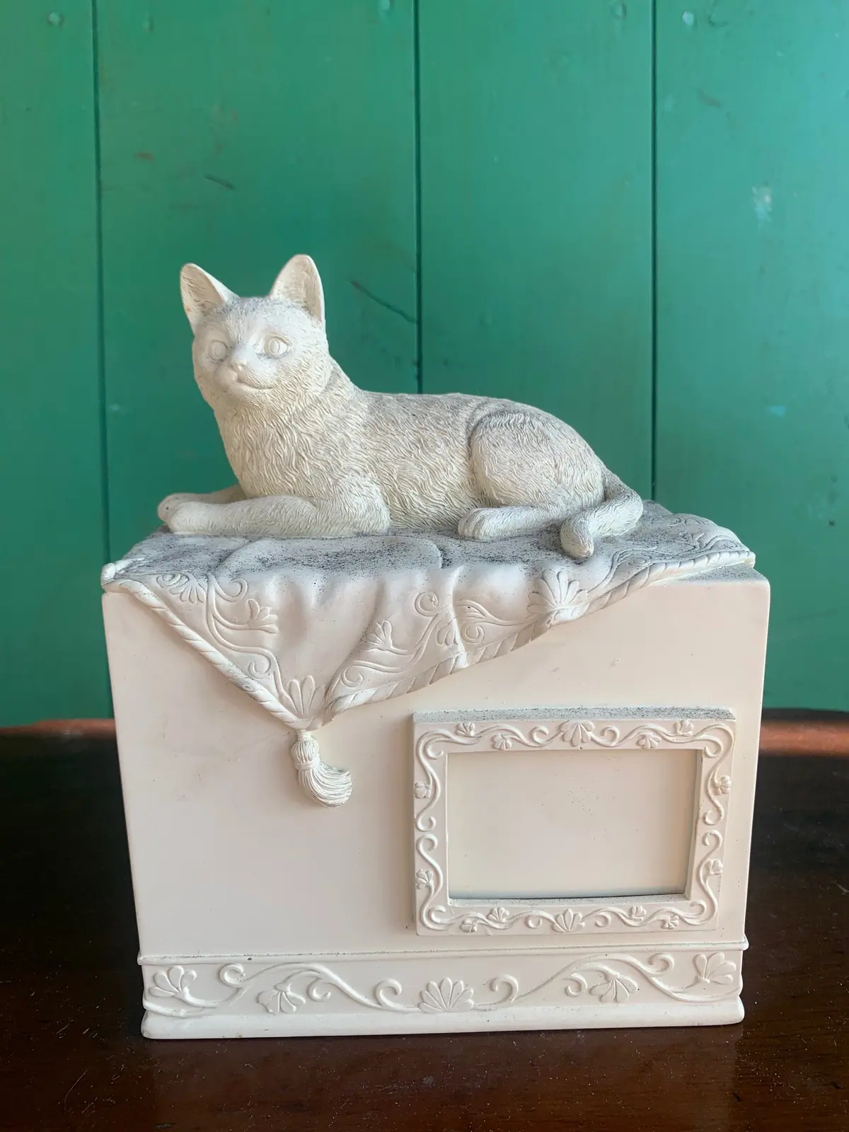Resin Kitty On A Box 1