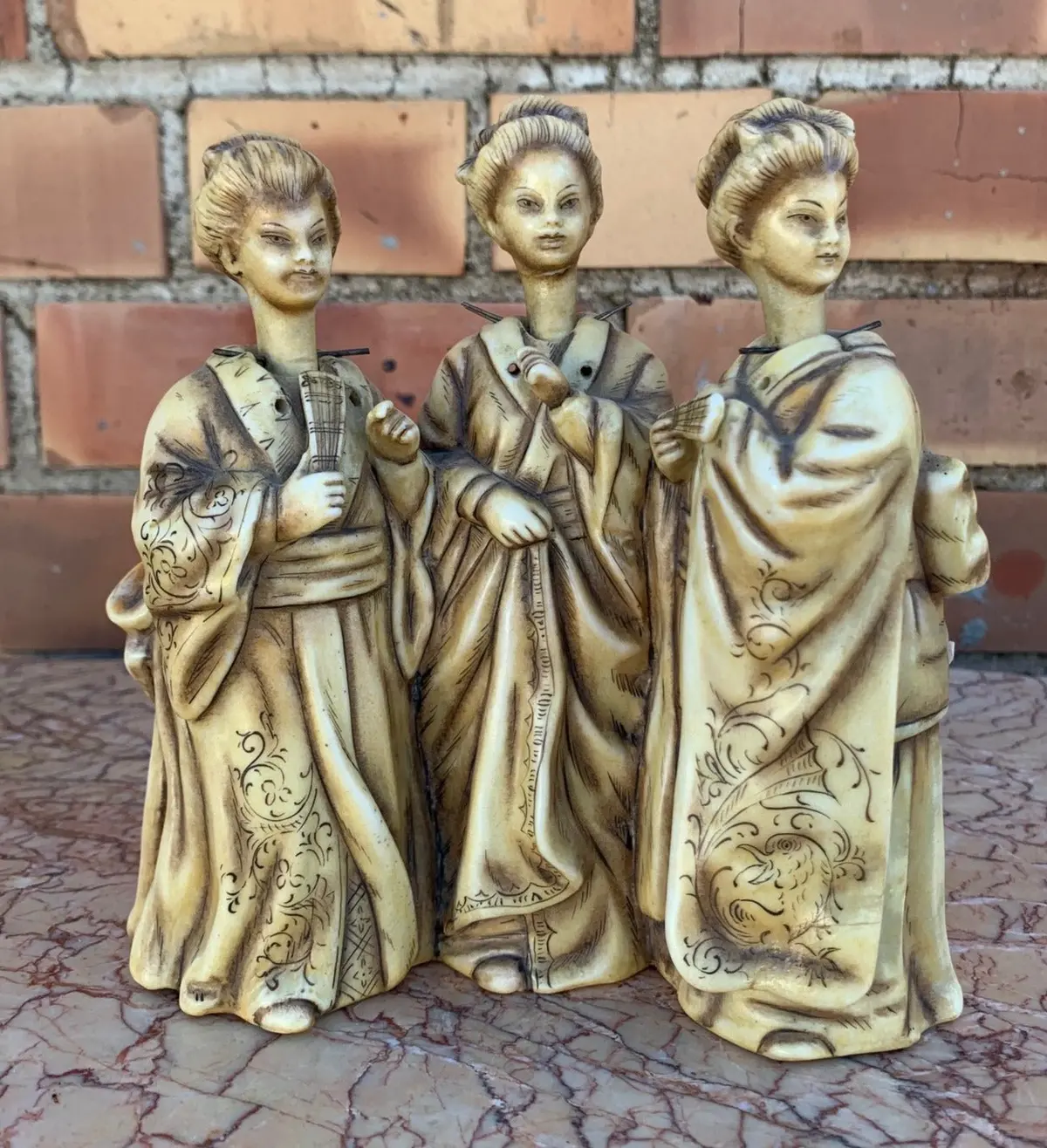 Small 3 Geisha Girls Statue 1