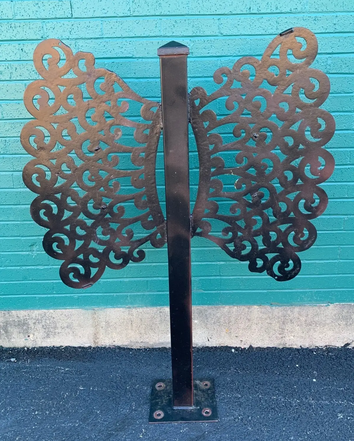 Large Black Iron Yard Ornament Cress 1