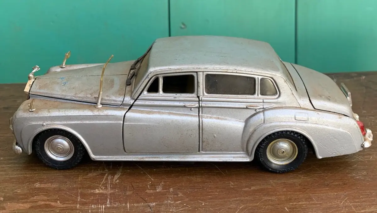 Italian Silver Rolls Royce Car 1