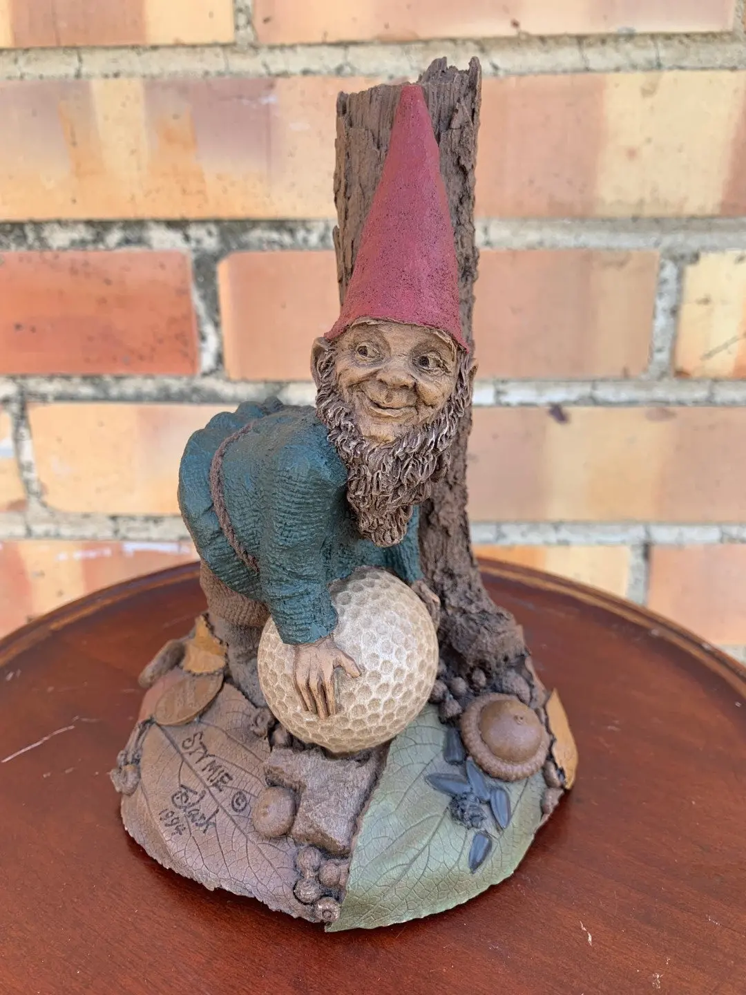 Little Bench Golf Decor With Elf 1