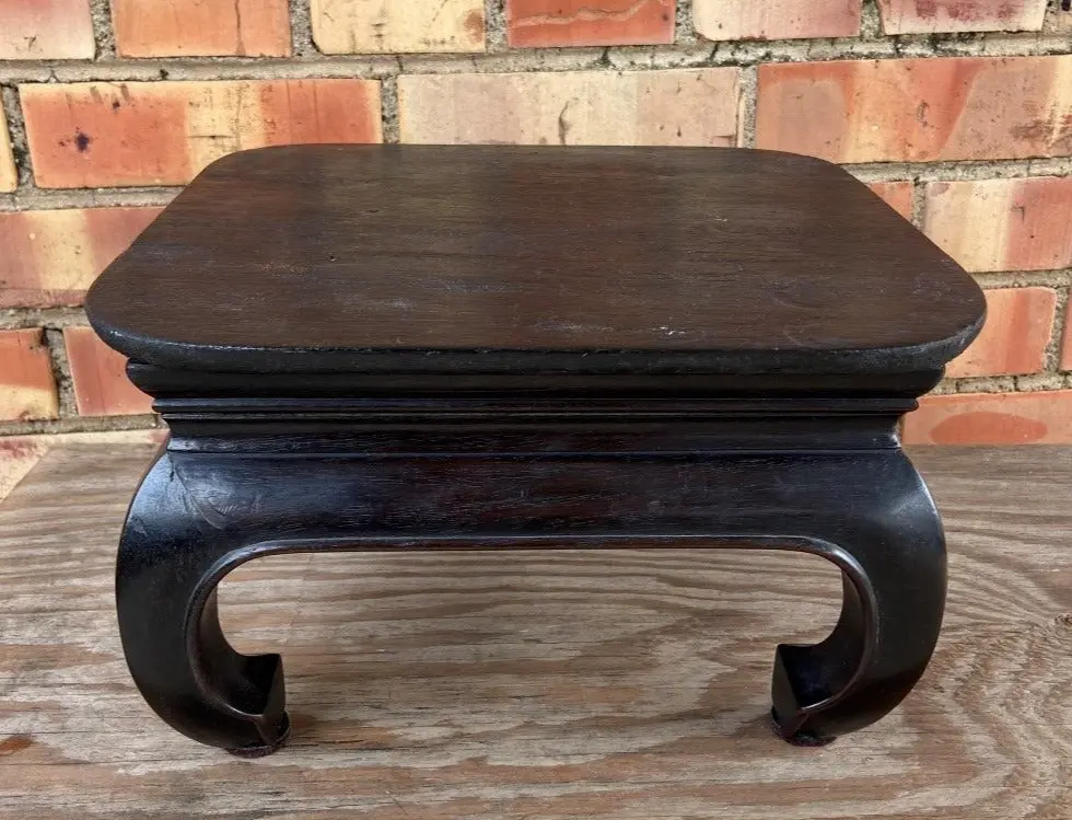 Square  Black Asian Curved Short Leg Stand 1