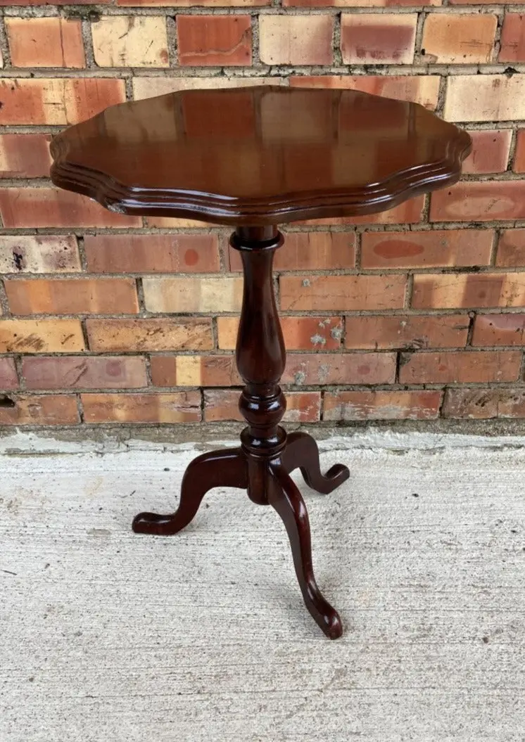 Mahogany 3 Leg Pedestal Wine Table 1
