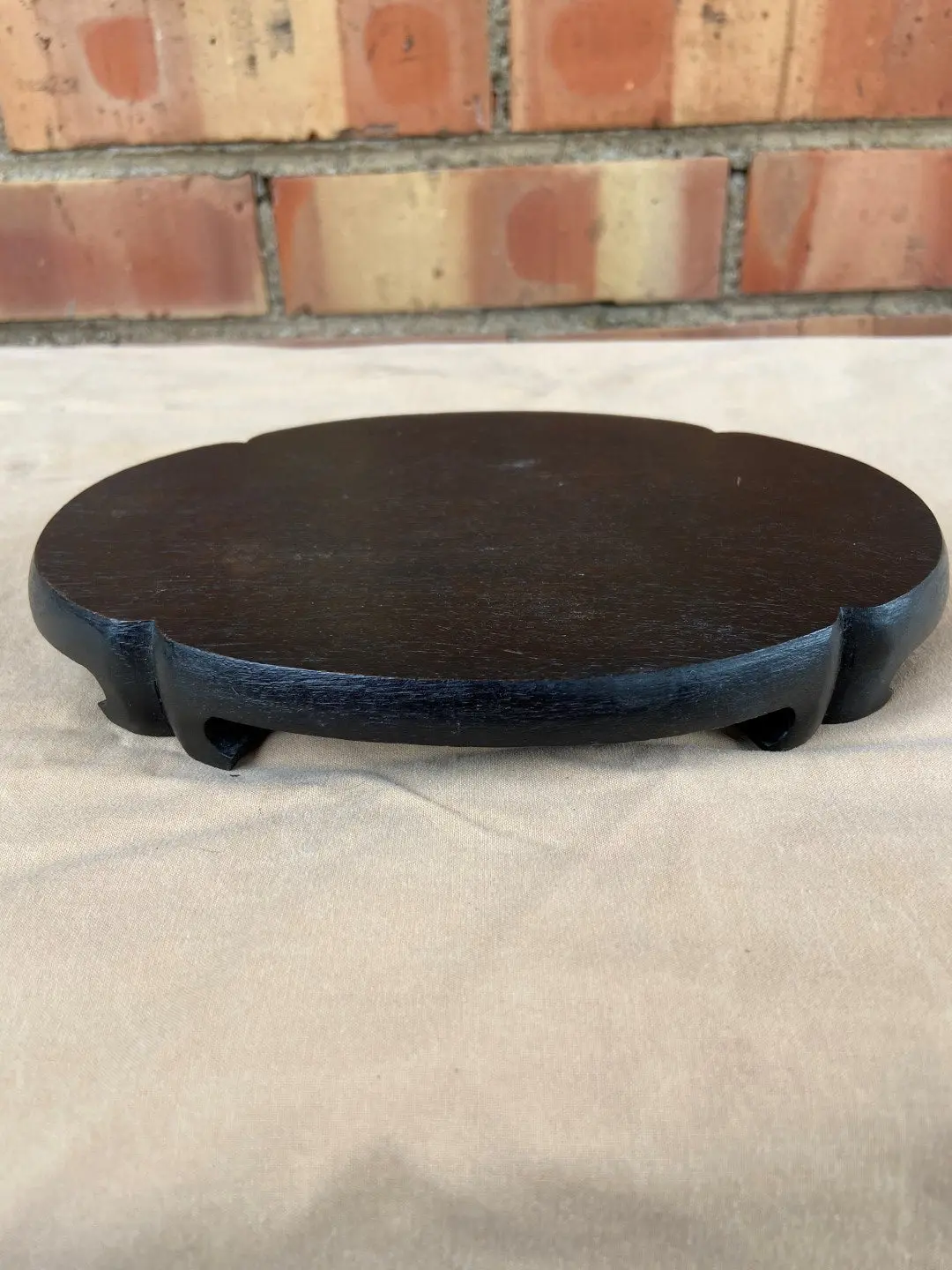 Low Shaped Black Platform Stand 1