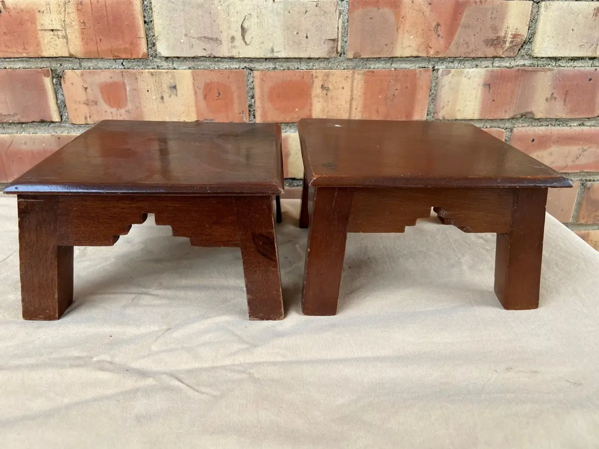 Single Small Splayed Leg Asian Stands 1