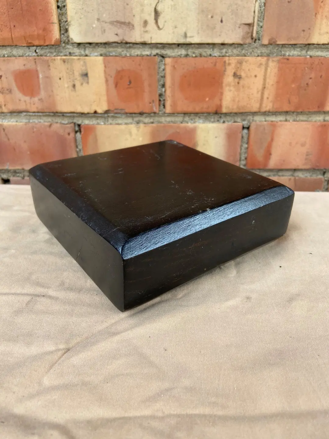 Beveled Black Plinth Stand 1
