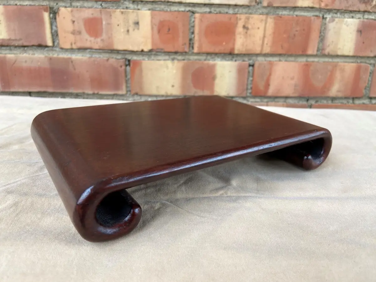 Mahogany 8" Curved Leg Stand 1