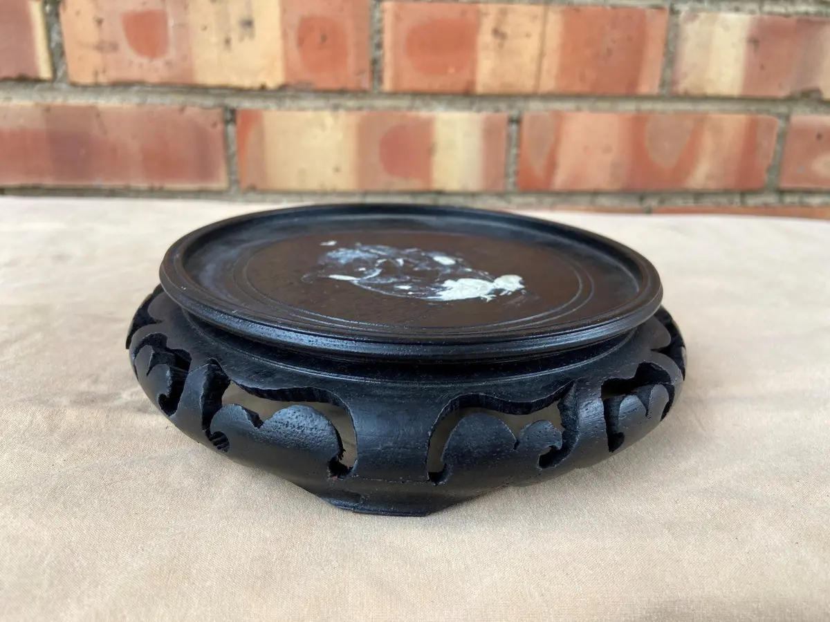 Pierce Carved Round Black Stand 1