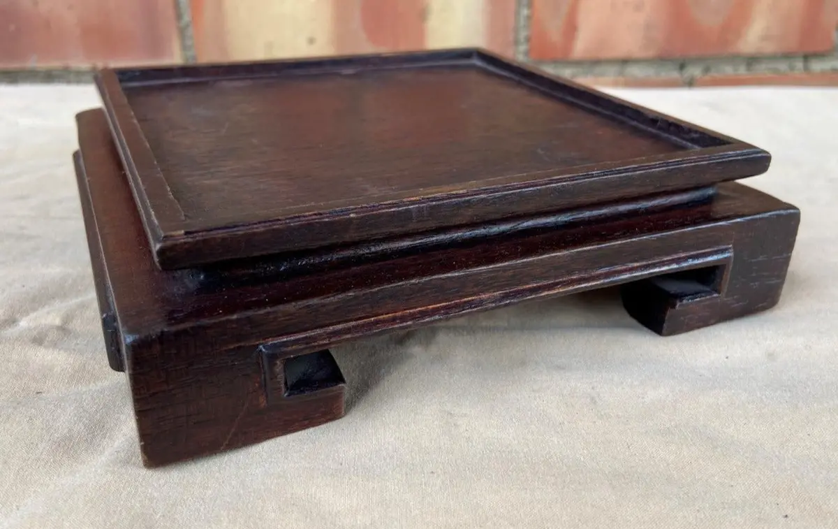 Square Footed Stand 1
