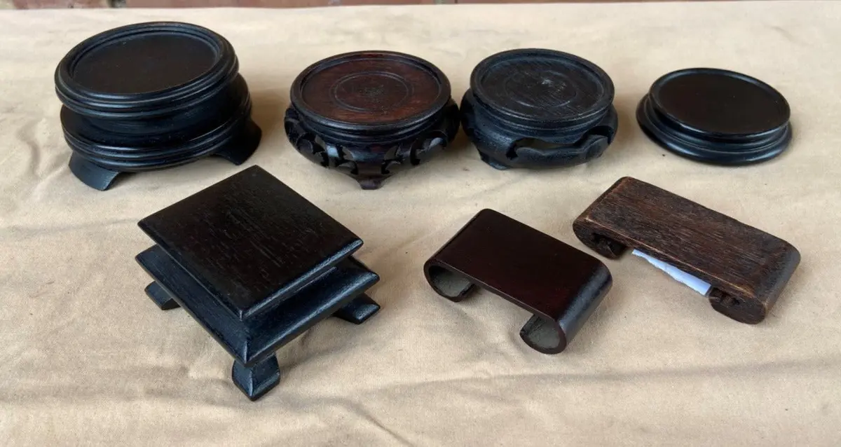 Set Of 4 Tiny Stands 1