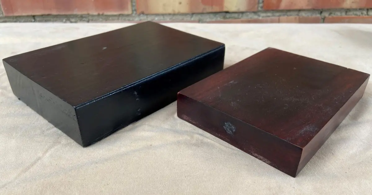 Set Of 2 Assorted Plinth Based Stands 1