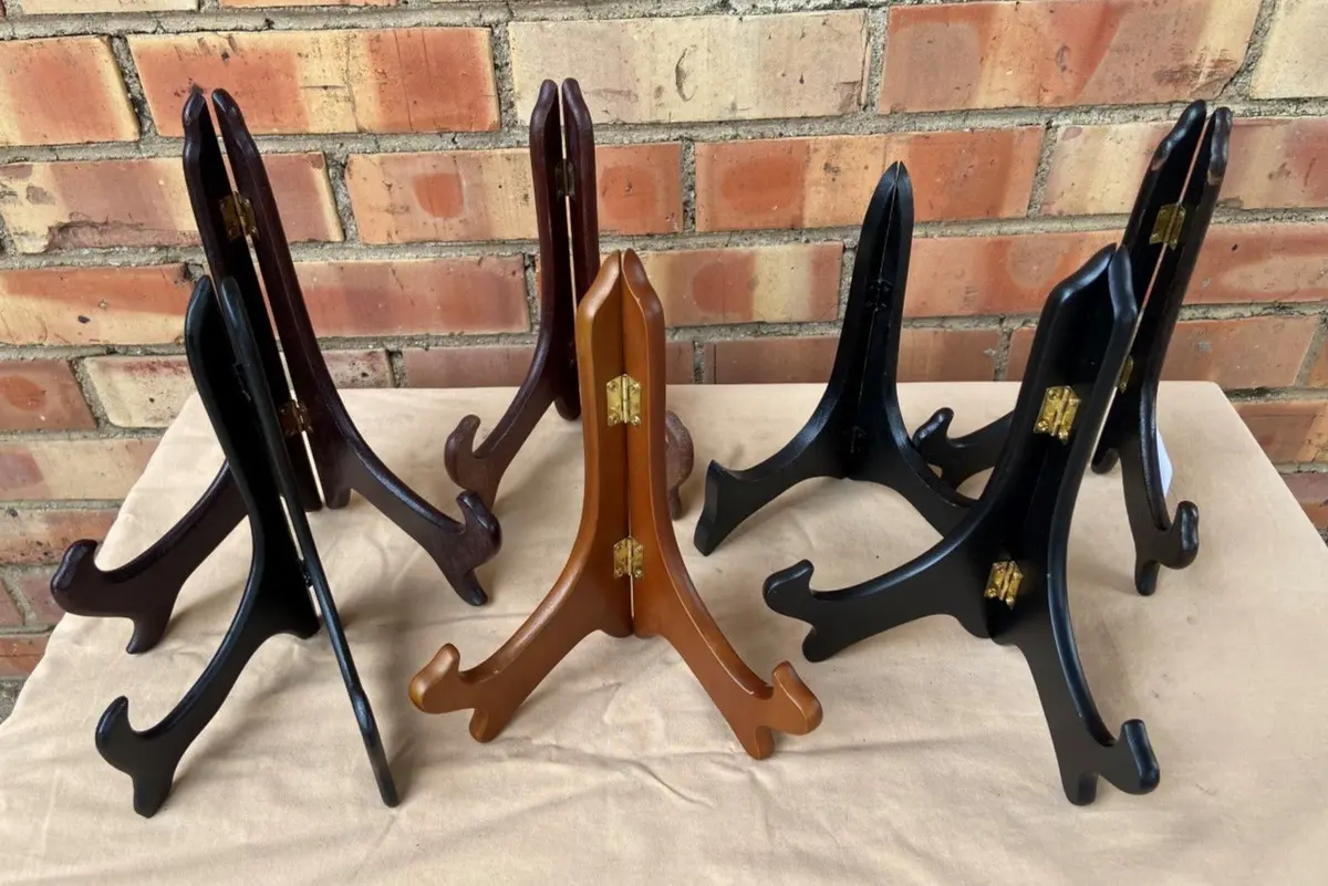 Set Of 7 Medium Plate Stands 1