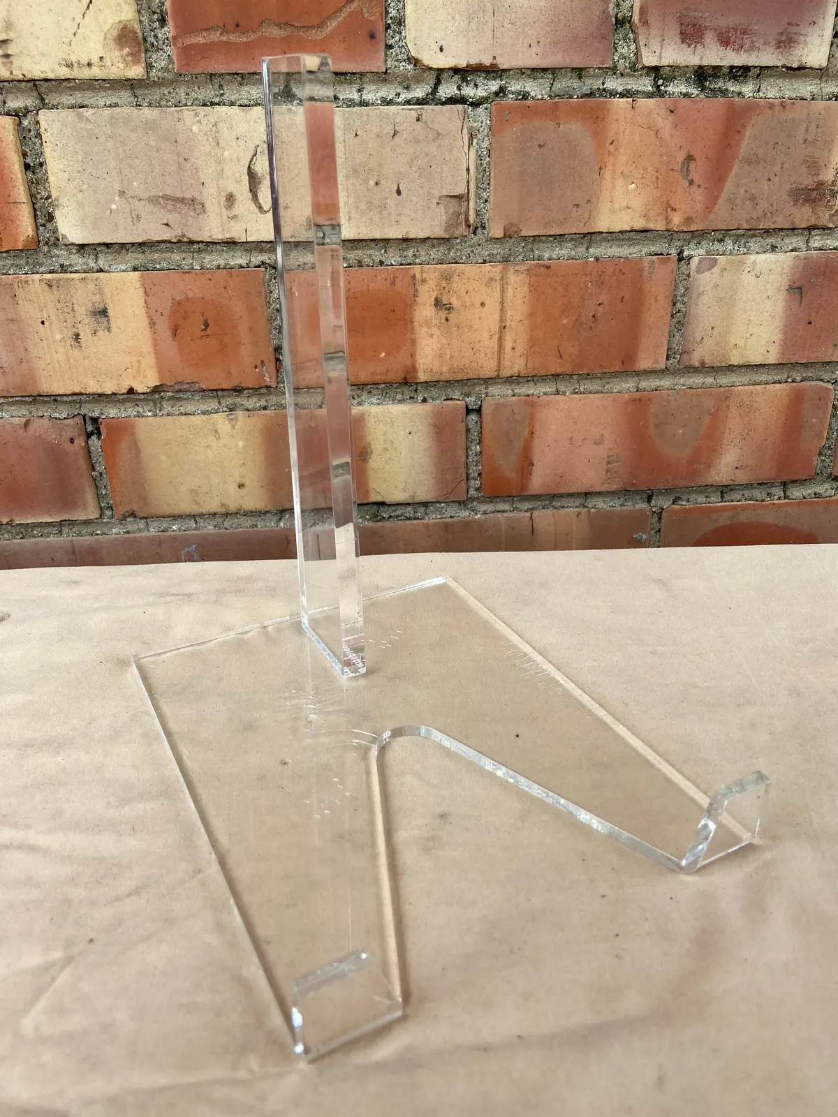 Lucite Plate Stand 1