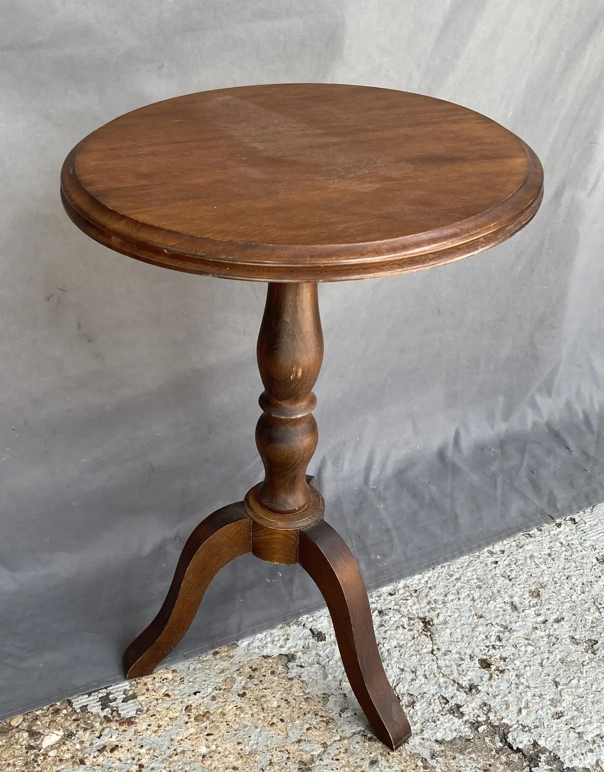 Tripod Oak Pedestal Wine Table 1