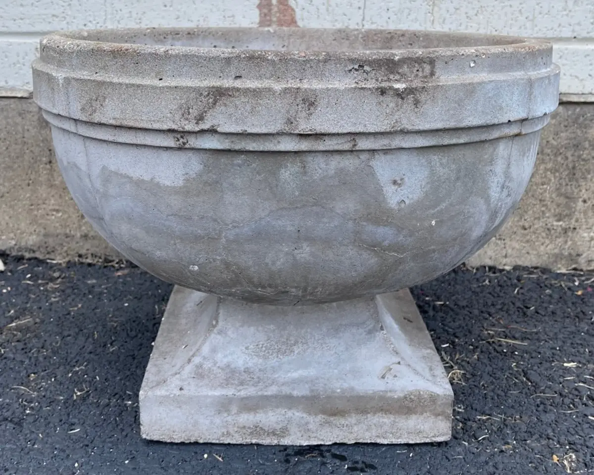 Concrete Planter On Pedestal - Simple Lines 1