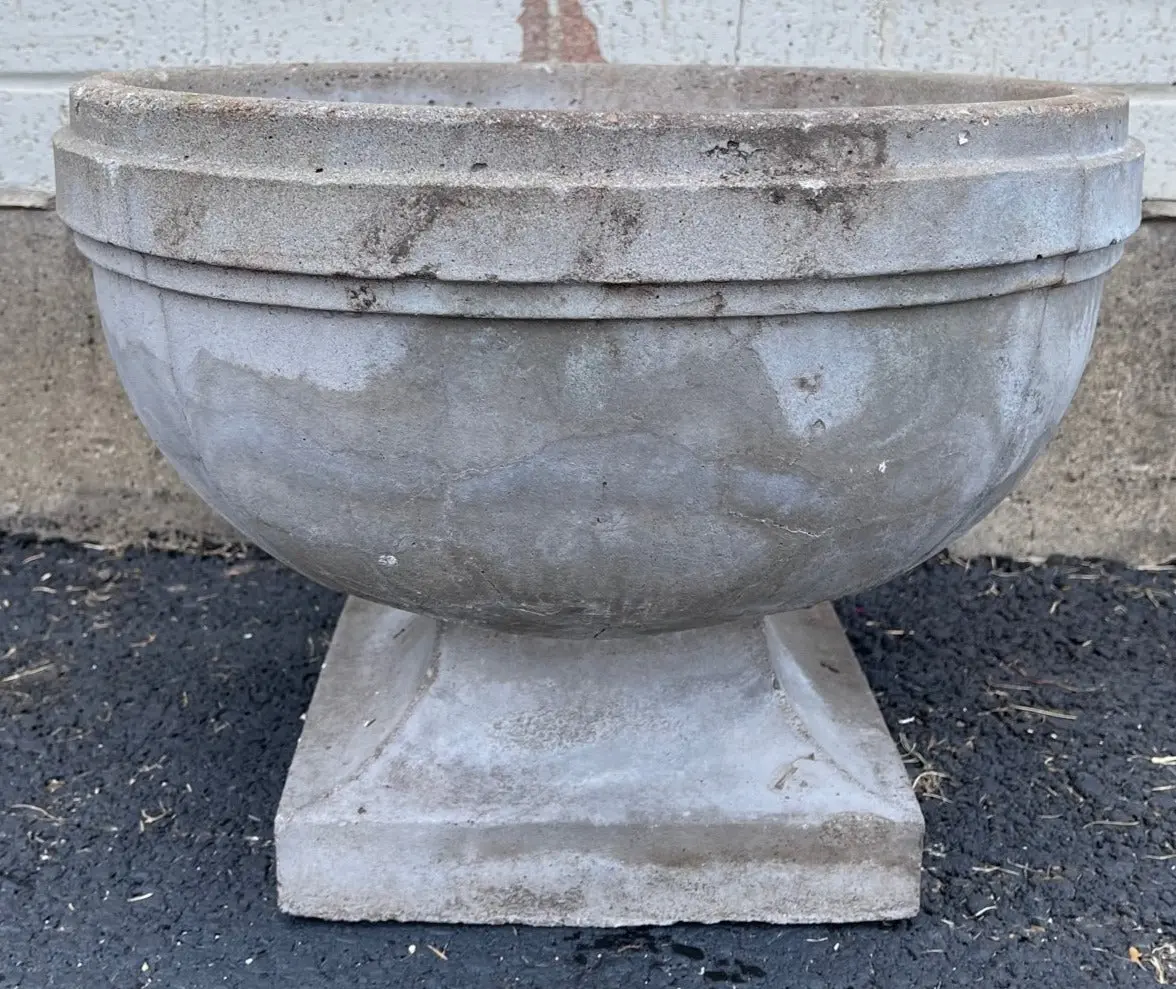Concrete Planter On Pedestal - Simple Lines 1