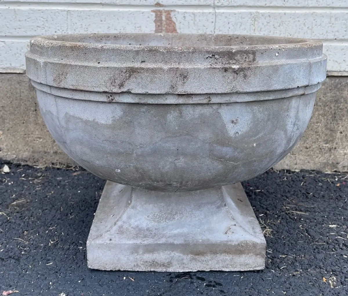 Concrete Planter On Pedestal - Simple Lines 1