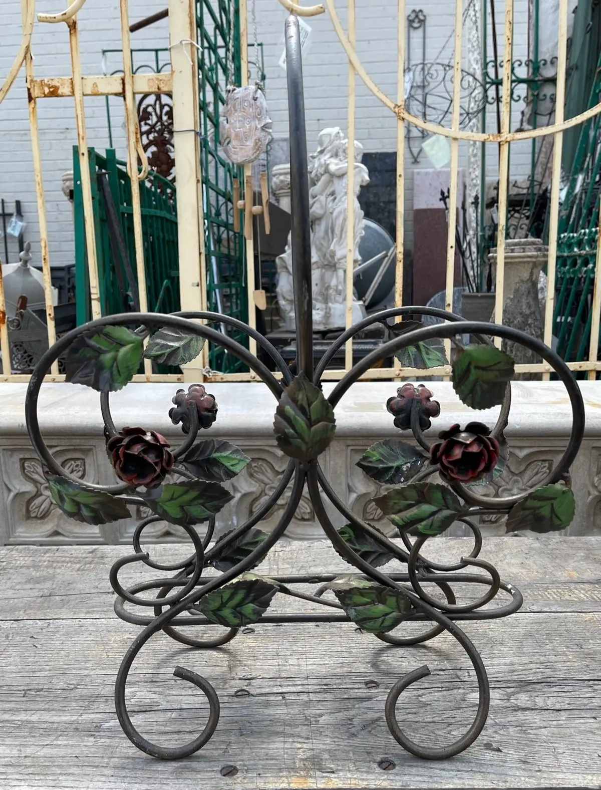 Iron Rose Decoration Magazine Rack 1
