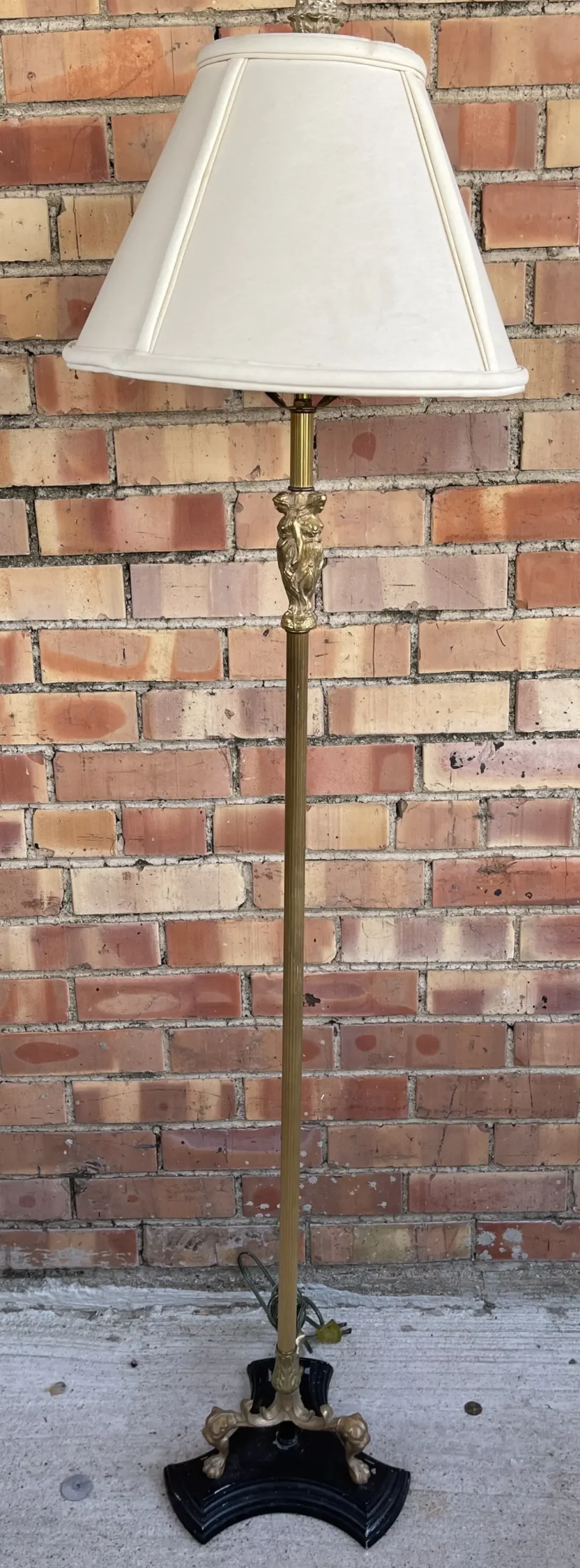 Small Brass Floor Lamp With 3 Ladies 1