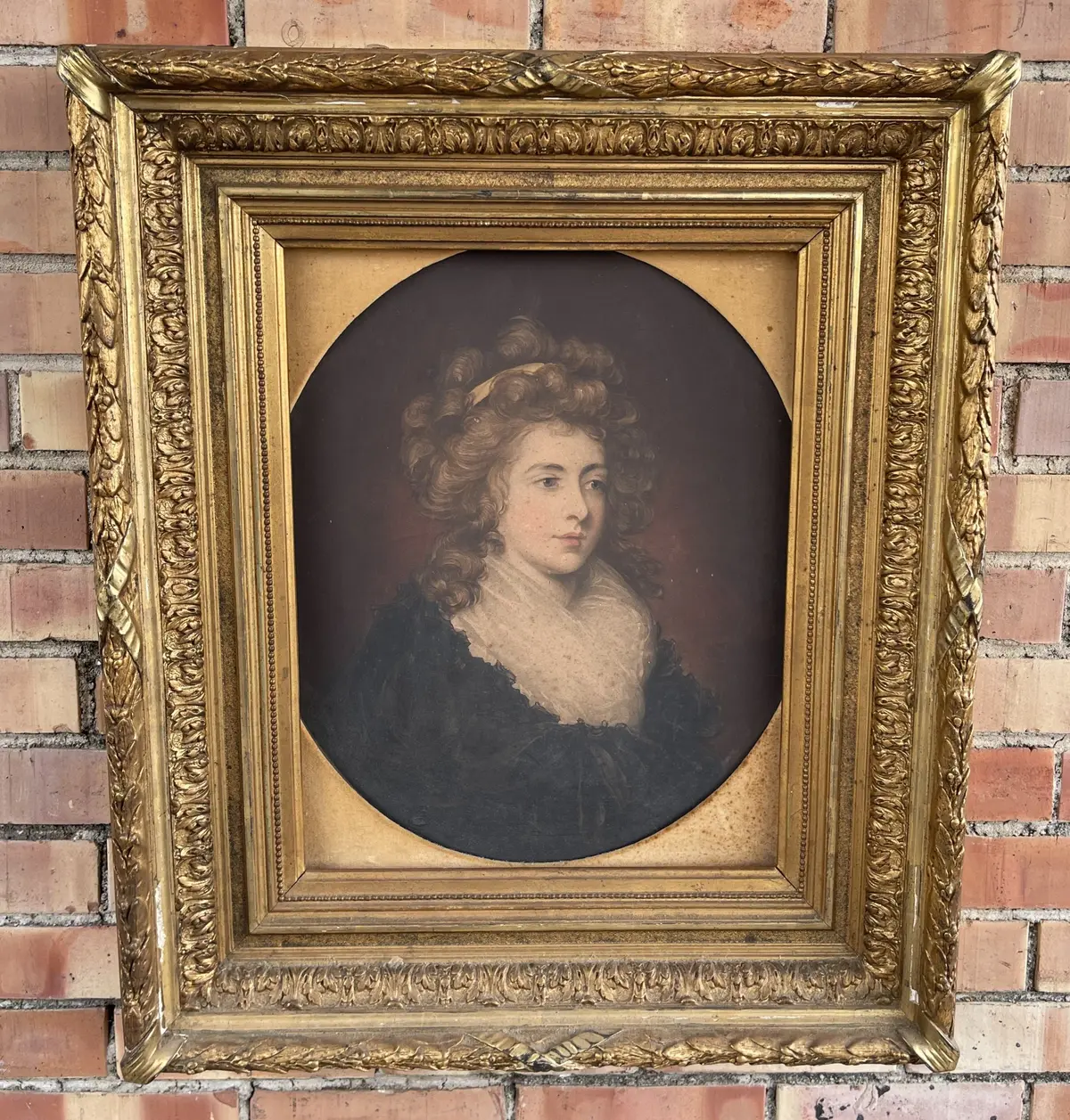 Heavy 19Th Century Giltwood Frame With Oval Print Of A Woman Of 1