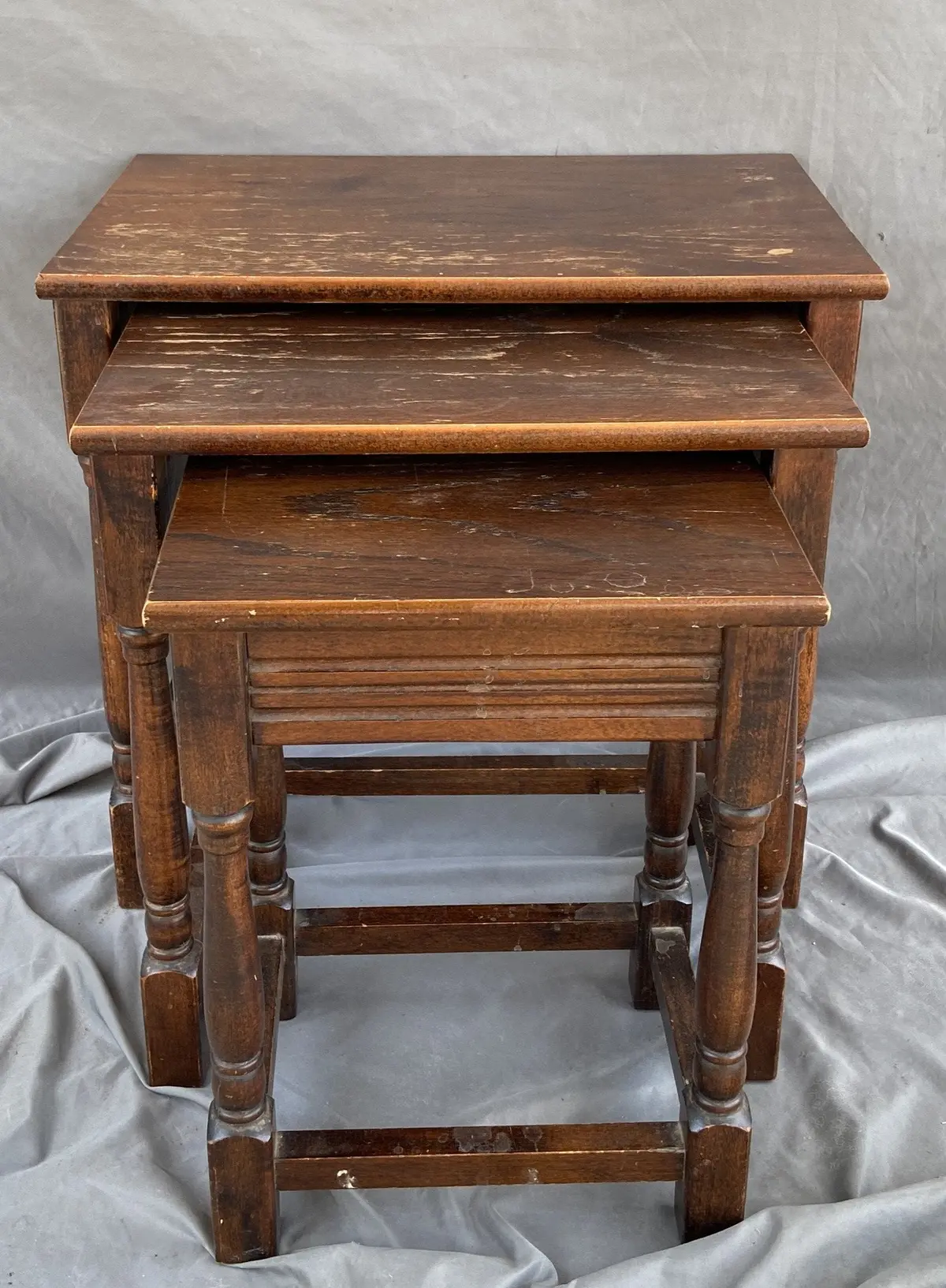 Set Of 3 Dark Oak Nesting Tables 1