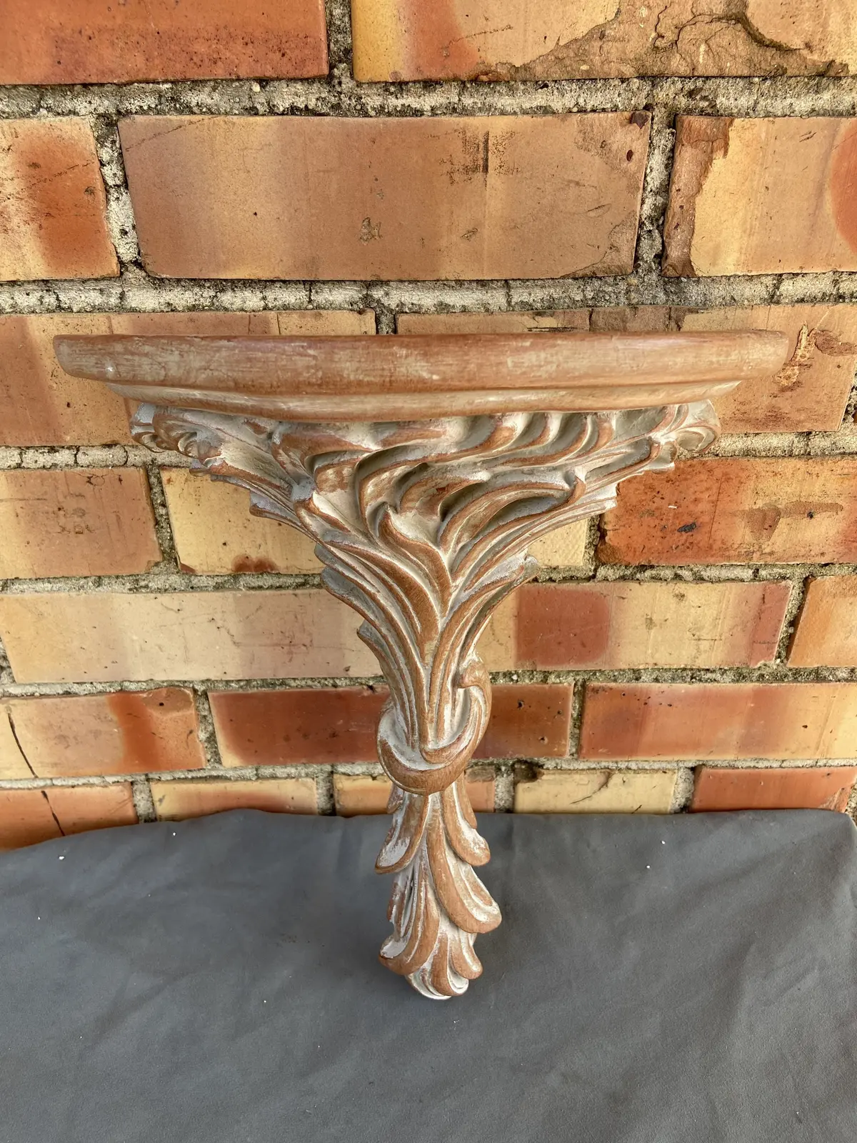 Single Leafy Wall Sconce Shelf 1