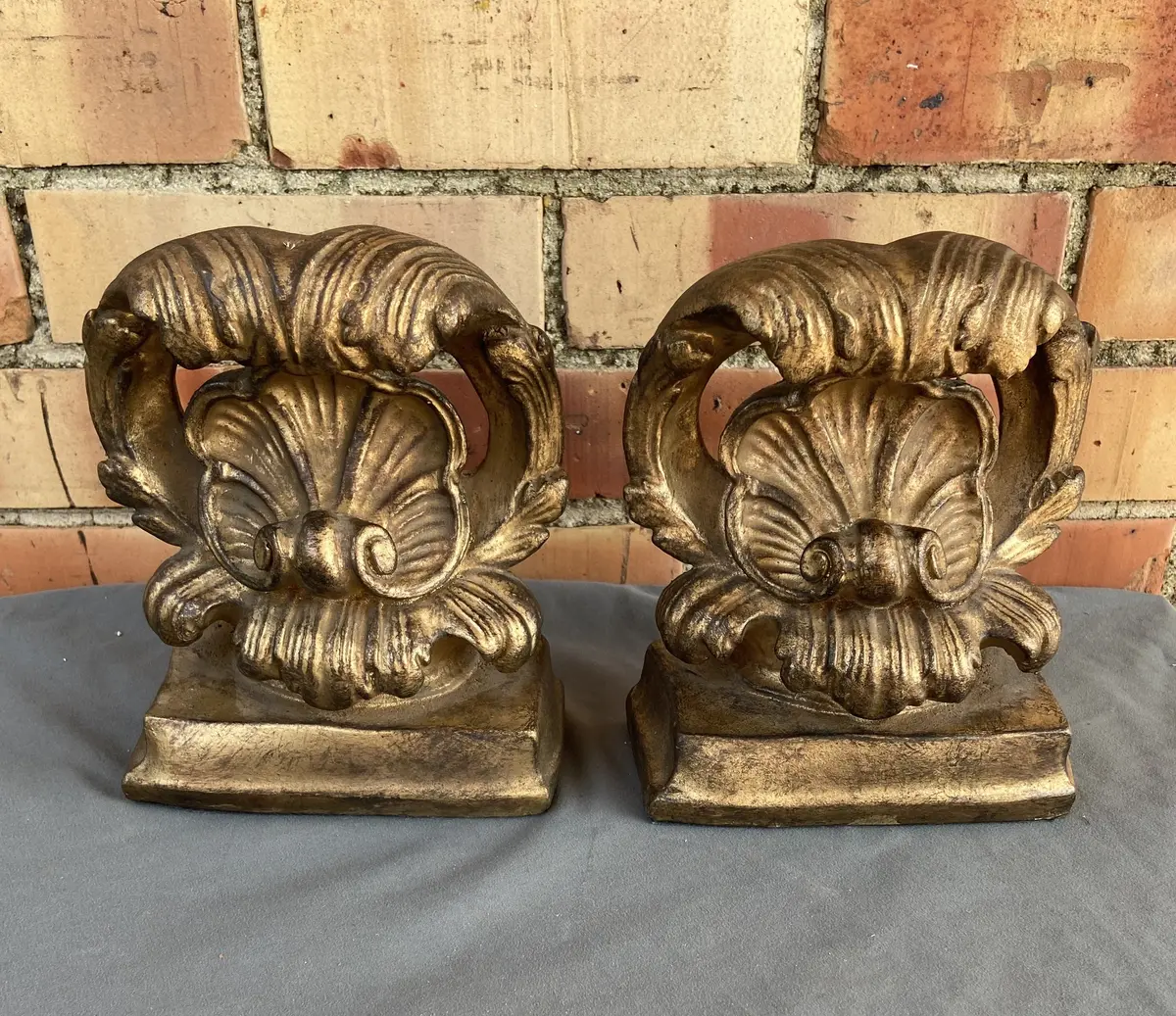 Bronze Look Shell Bookends 1
