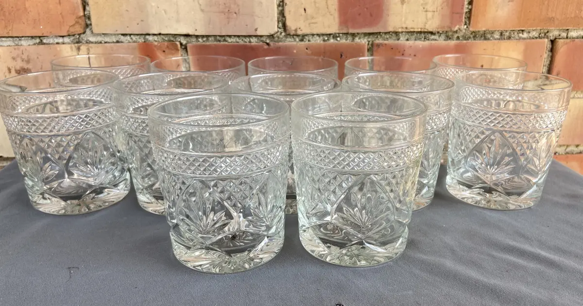 Set Of 12 Etched Clear Low Glasses 1