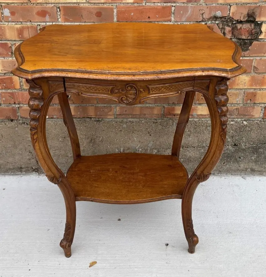 Small Louis Turtle Top Table 1