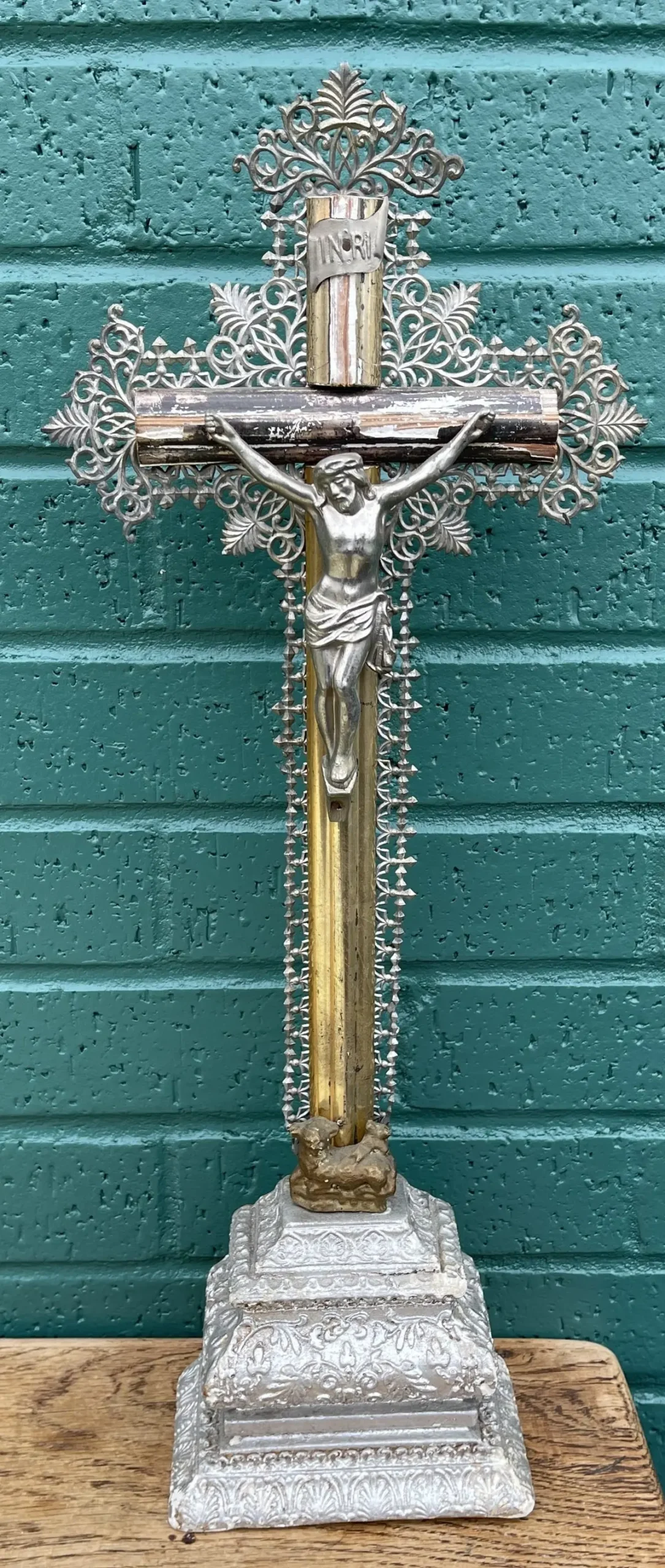 Gold And Silver Filigree Standingcrucifx 1