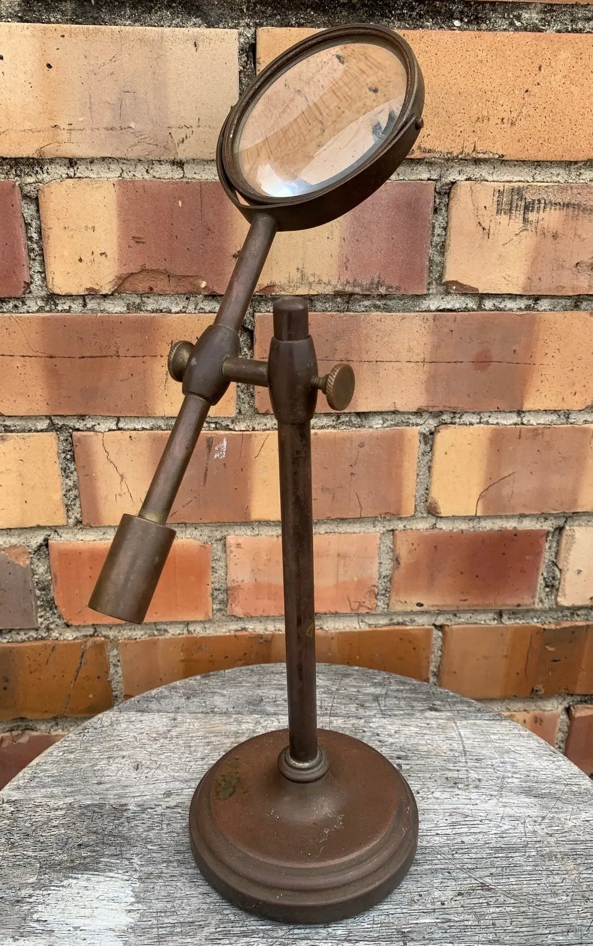 Magnifying Glass On Stand 1