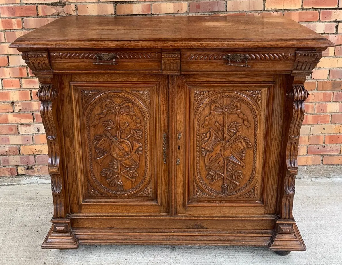 Oak Breakfast Server With Musical Instrument 1