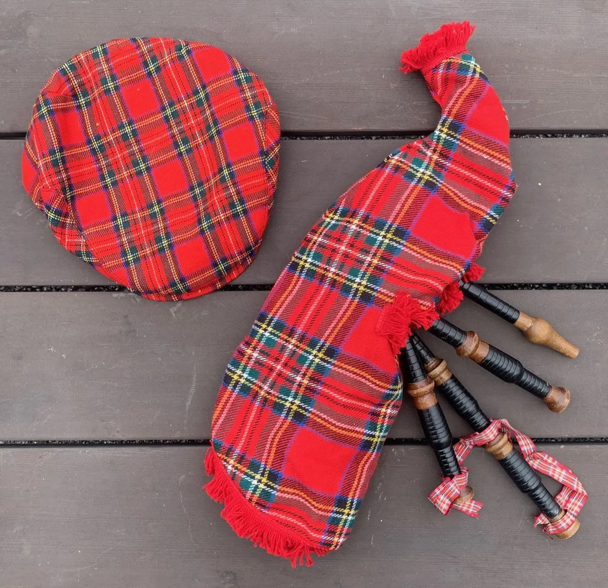 Scottish Bagpipe And Cap 1