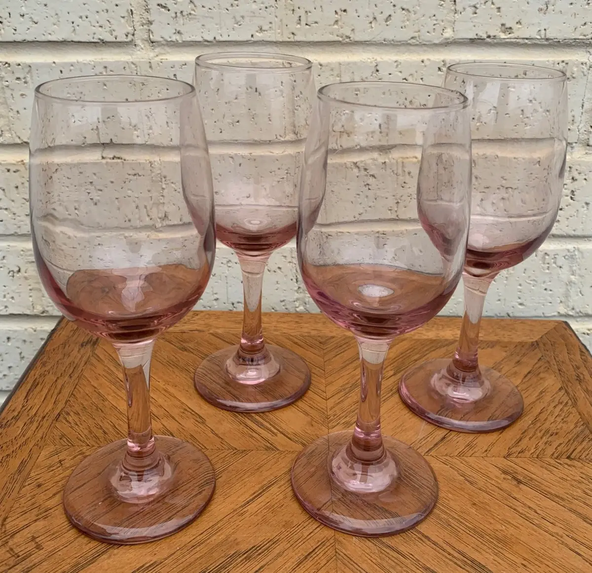 Set Of 4 Amethyst Wine Glasses 1