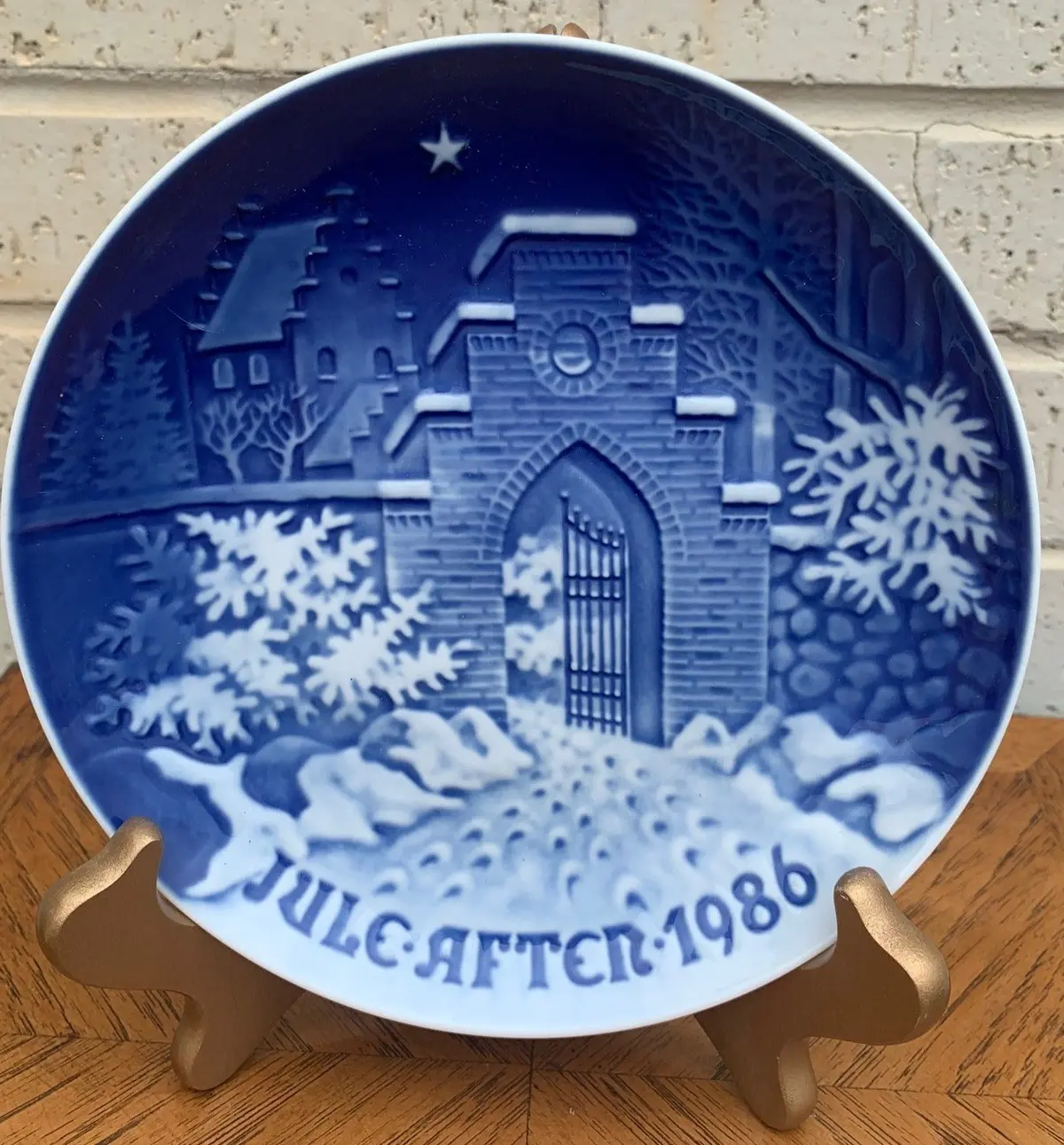1986 Blue And White Royal Copenhagen Plate 1