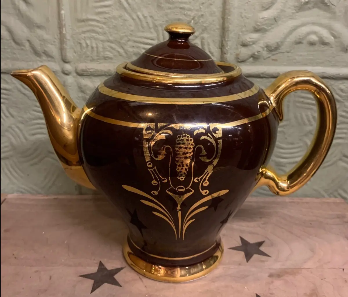 Mccormick Tea Pot With Gold 1