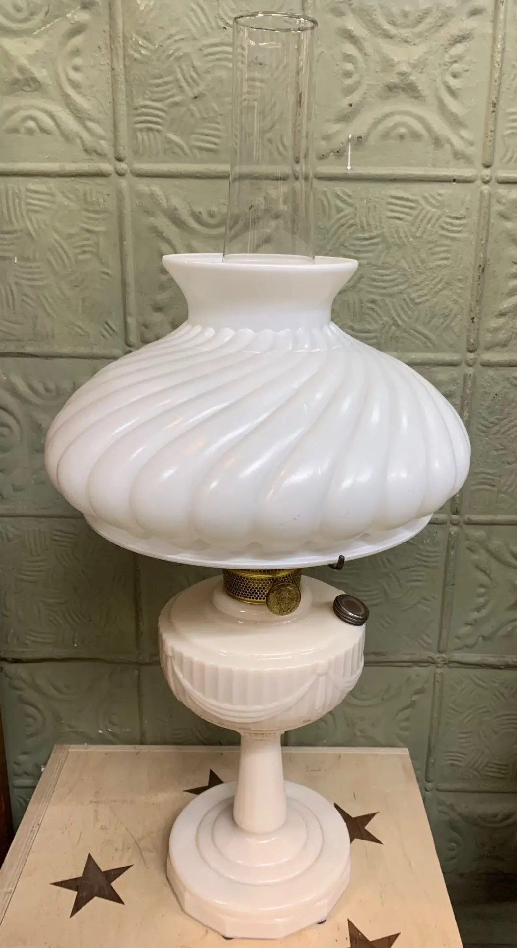 Tall Beige And White Lincoln Drape Aladdin Oil Lamp 1920'S 1