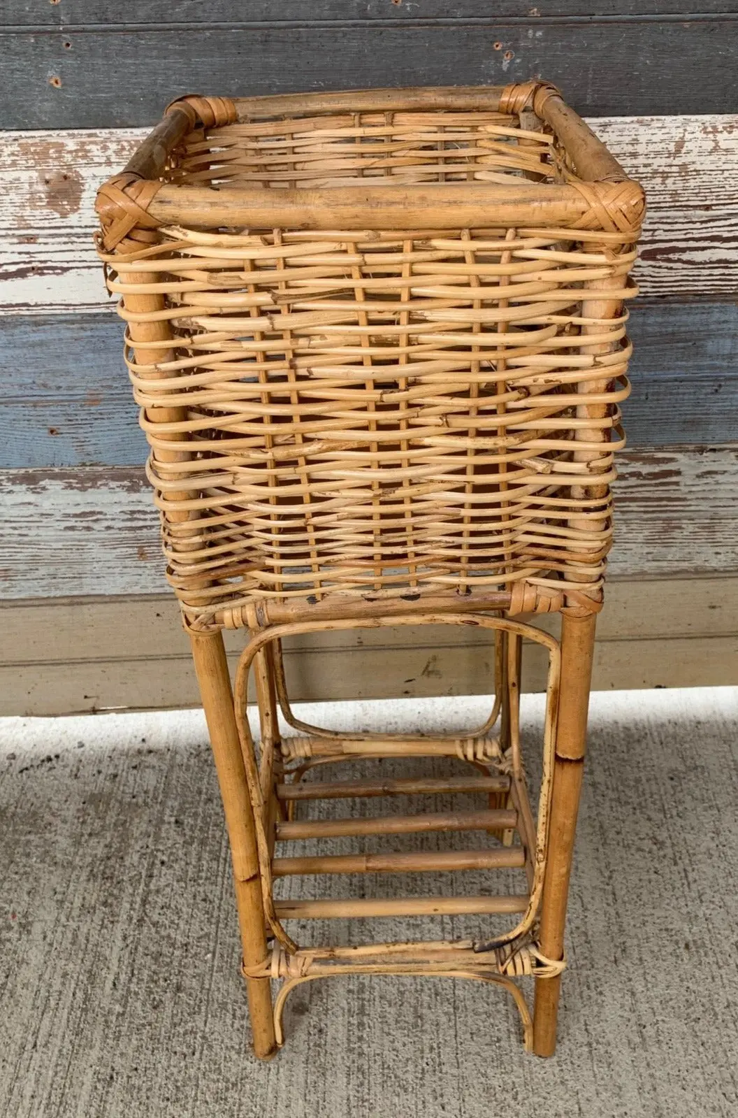 Square Wicker Plant Stand 1