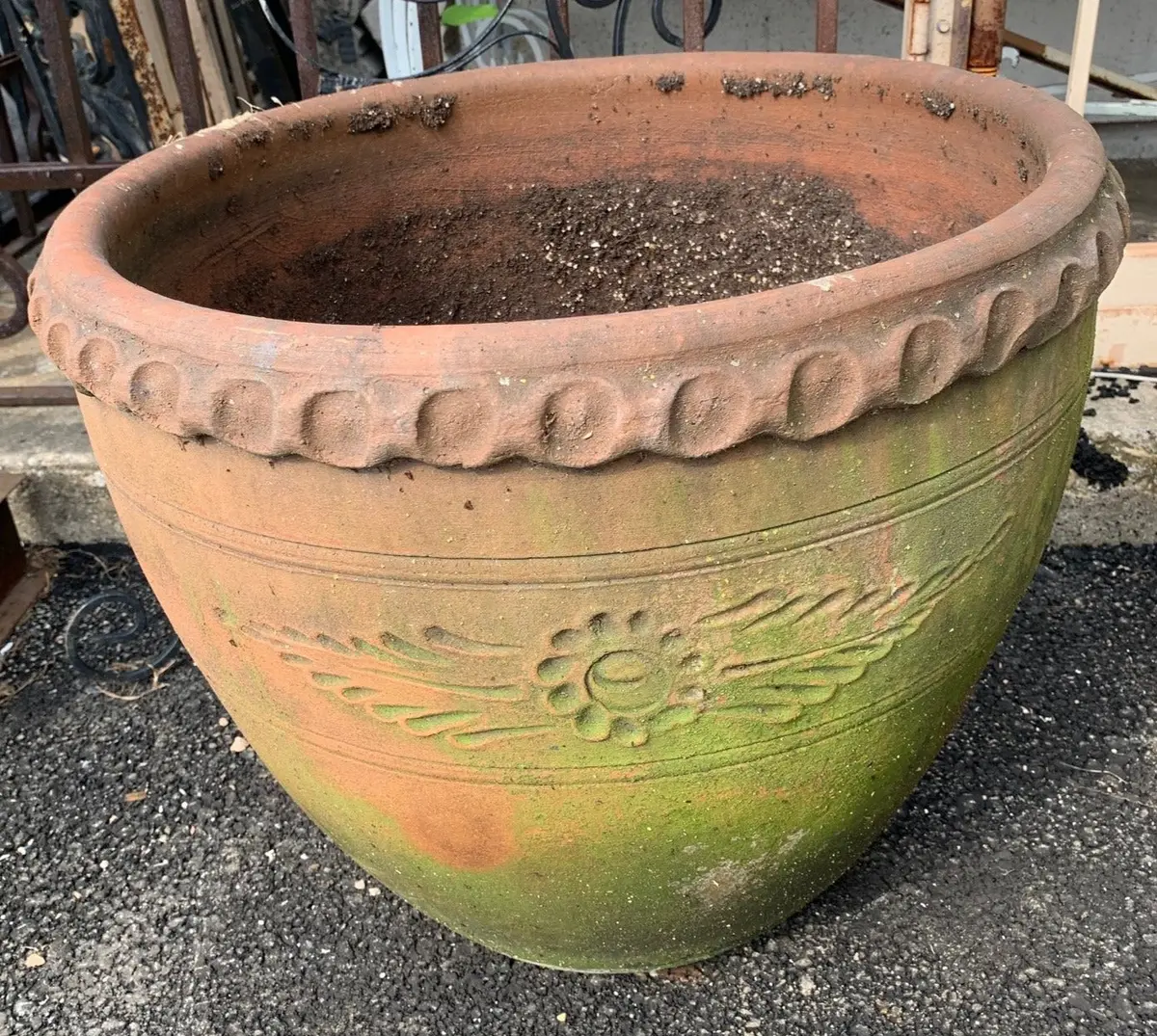 Large Terracotta Planter - Big Crack 1