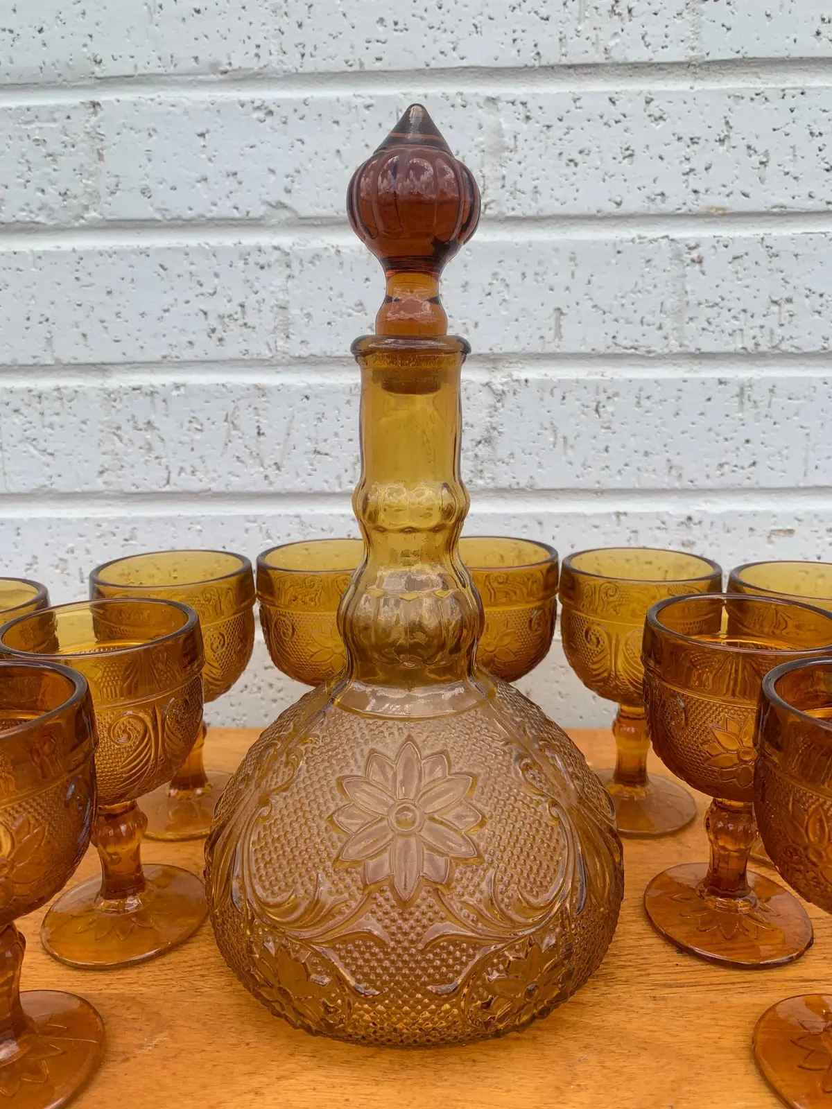 Amber Tiara Daisy Glass Decanter 1