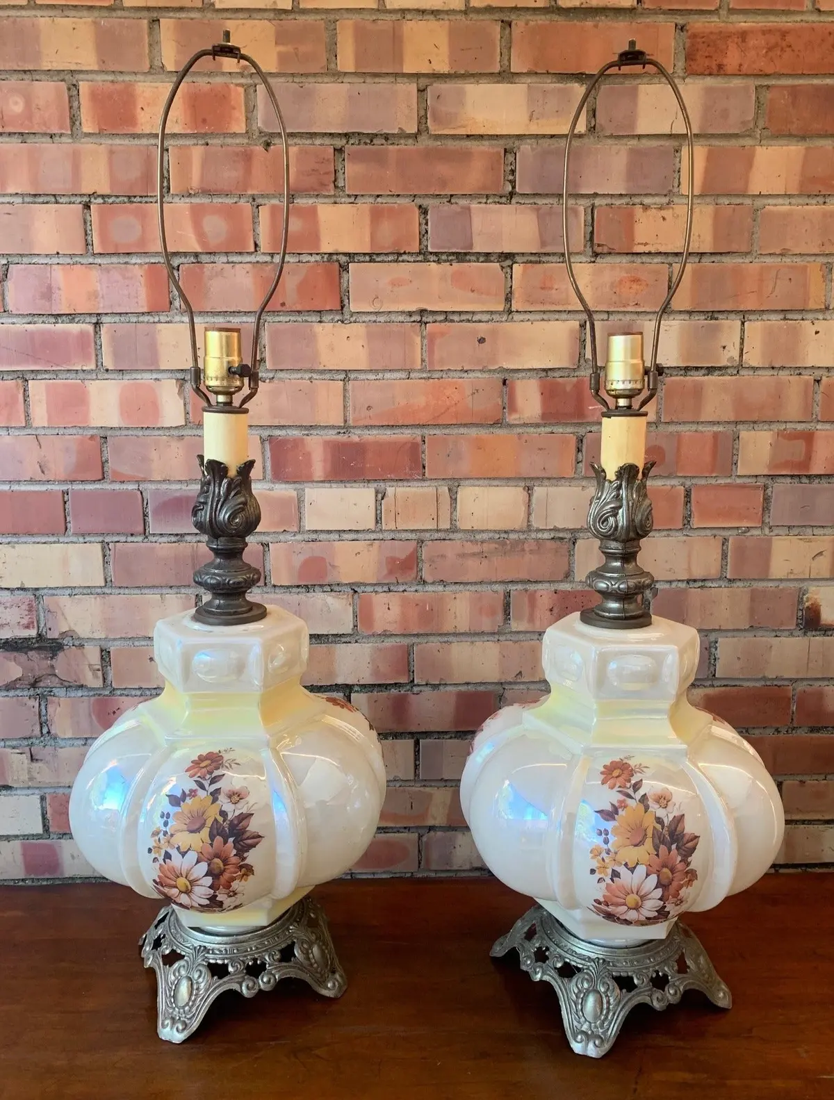 Pair Of Opalescent Bulbous Lamps With Floral Decoration 1