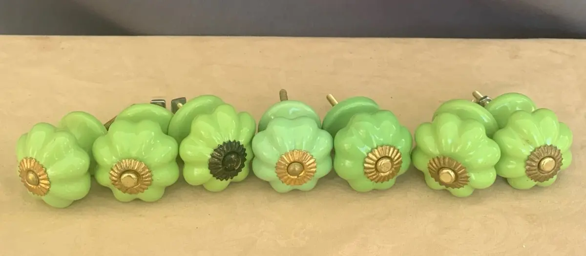Set Of 7 Small Green Drawer Knobs 1