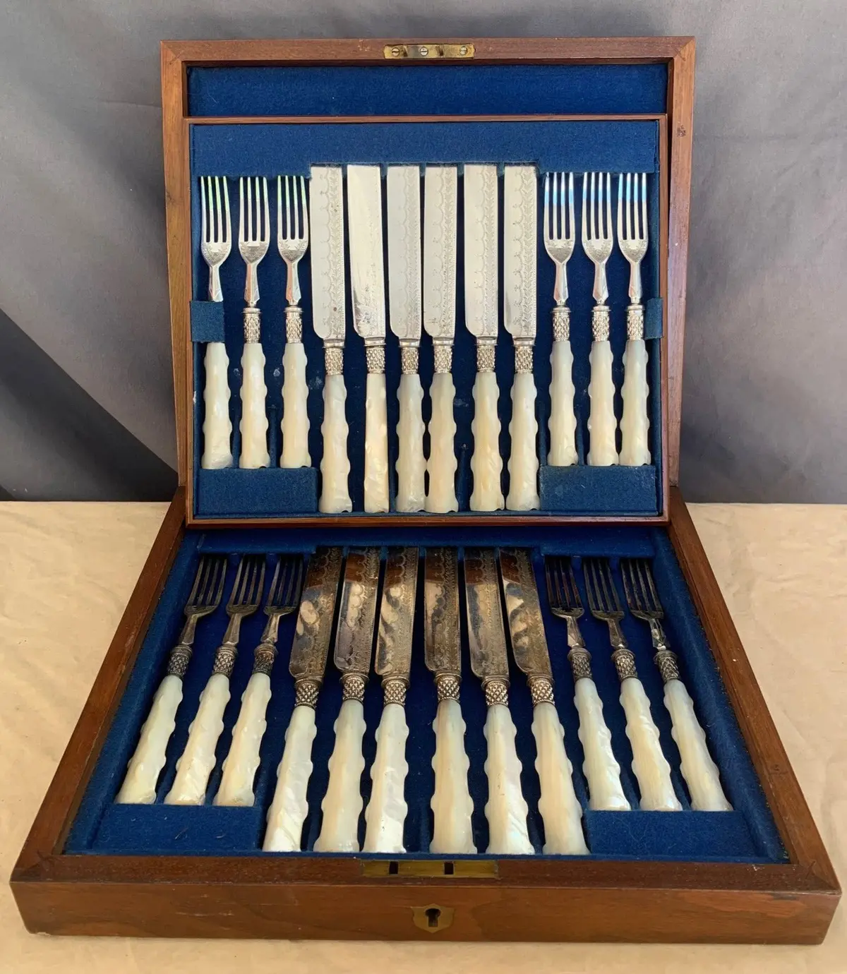 Mother Of Pearl Cutlery Set In Box 1