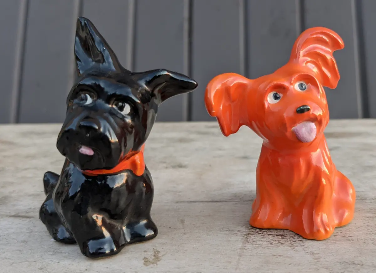 Pair Of Dog Salt And Pepper Shakers 1