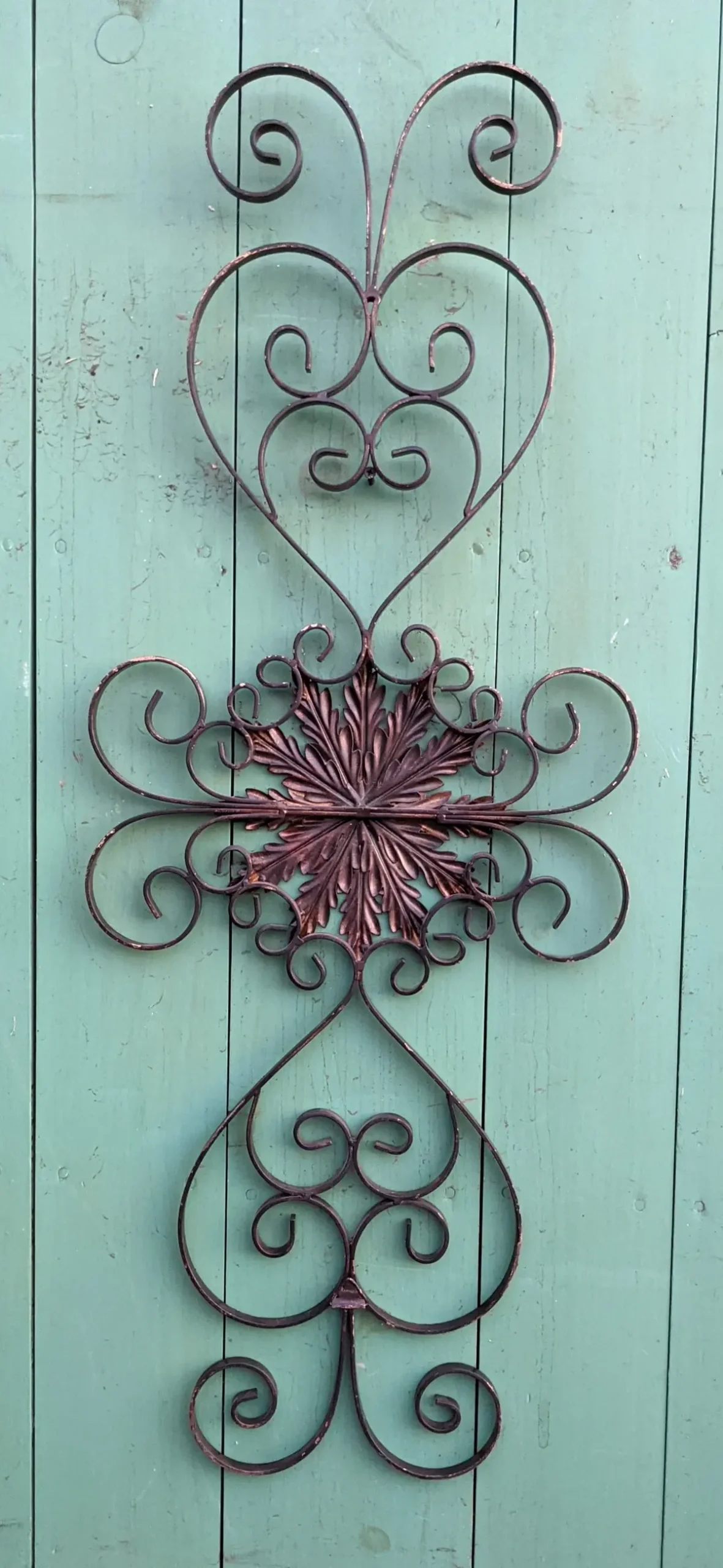 Decorative Wrought Iron Wall Hanger 1